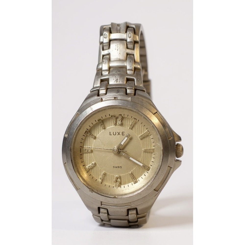 LUXE Swiss‎ Quartz Women's Silver Tone Analog Watch Elegant Timepiece